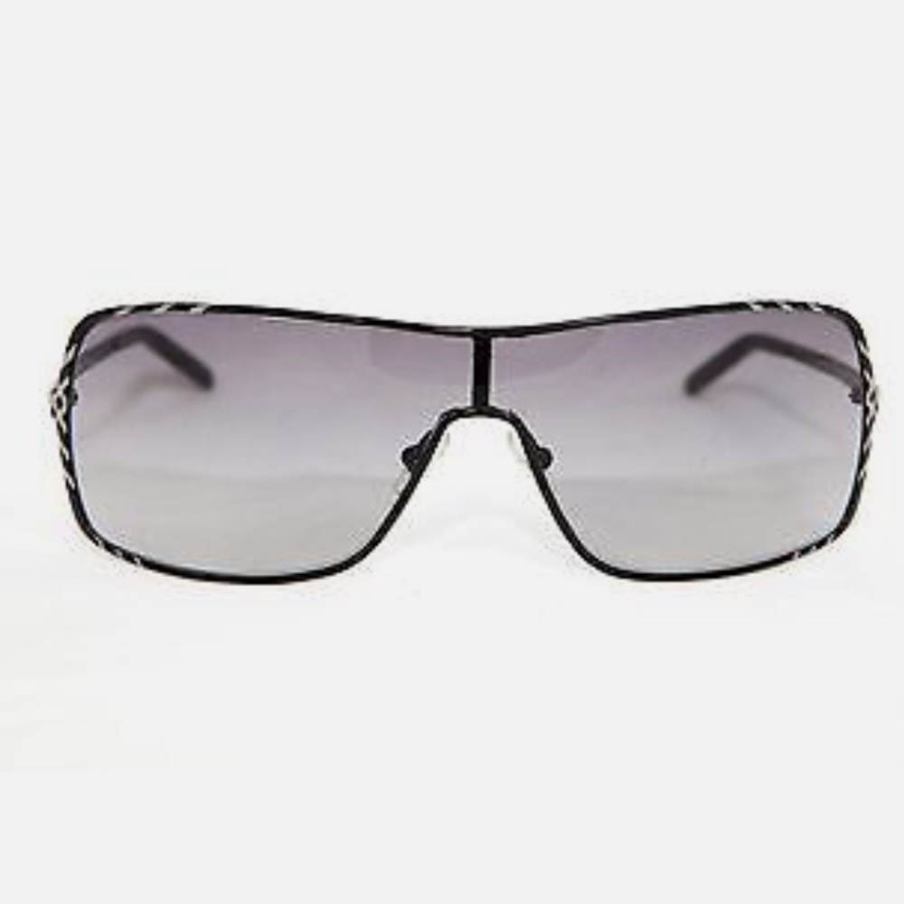 Burberry - sunglasses